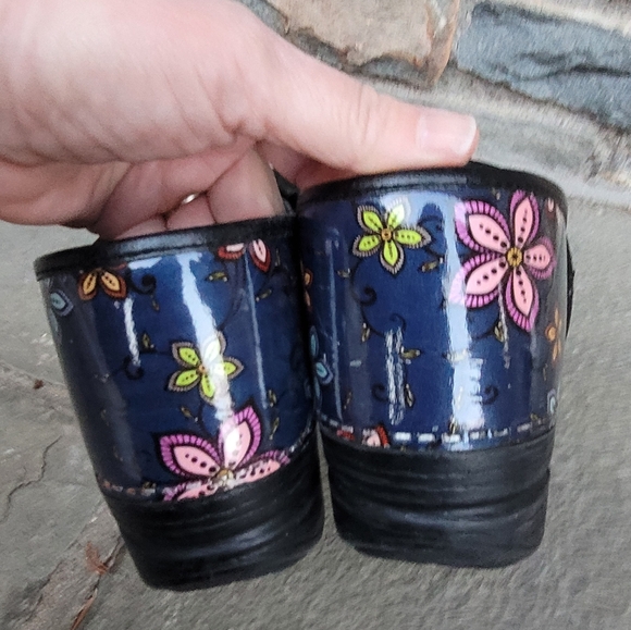 Dansko XP Floral Navy patent leather  clogs - Picture 9 of 13